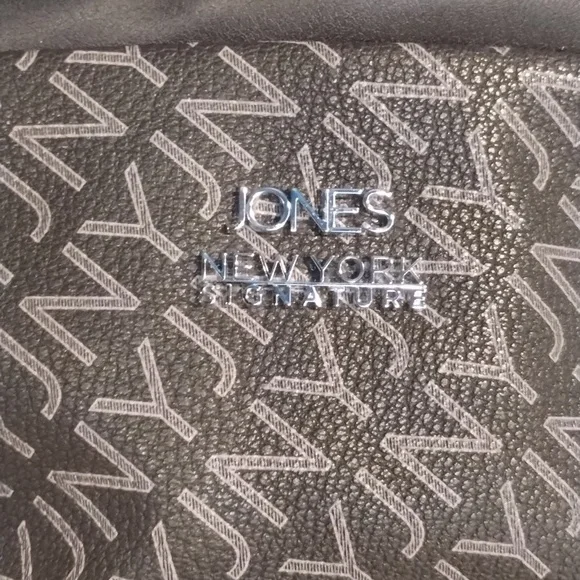 Backpack - Picture 2 of 3